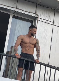 Sam - Male escort in London Photo 5 of 6
