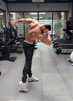 Sam - Male escort in Yerevan Photo 1 of 5