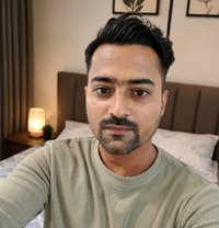 Shahrukh - Male escort in Thane