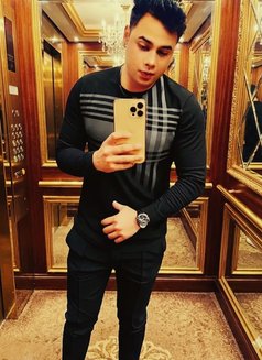 Sam21aj - Male escort in Riyadh Photo 1 of 1