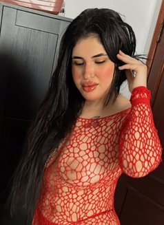 Sama - puta in Abu Dhabi Photo 2 of 4