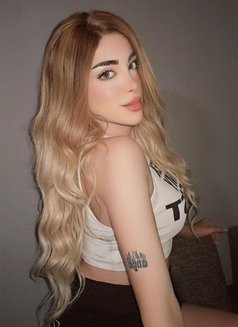 Sama - Transsexual escort in Beirut Photo 2 of 6