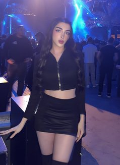 Sama - Transsexual escort in Beirut Photo 1 of 8