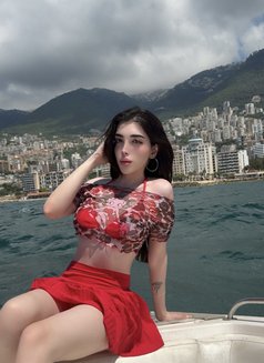 Sama - Transsexual escort in Beirut Photo 3 of 16