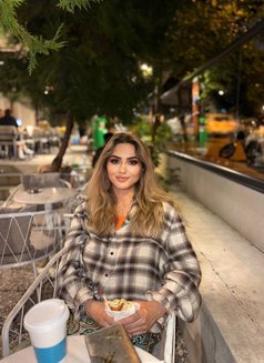 Scarlet - puta in İstanbul Photo 2 of 7
