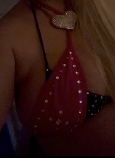 Samantha - escort in Montreal Photo 6 of 8