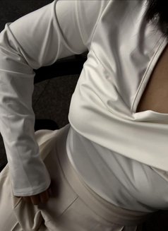 Samantha - puta in Cairo Photo 3 of 3