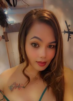 Samantha - Transsexual escort in Riyadh Photo 4 of 5