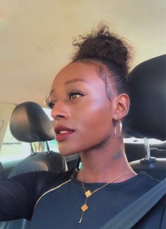 Samantha - Transsexual escort in Nairobi Photo 1 of 4