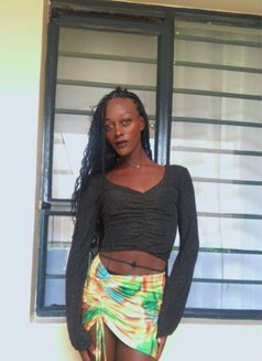 Samantha - Transsexual escort in Nairobi Photo 2 of 4
