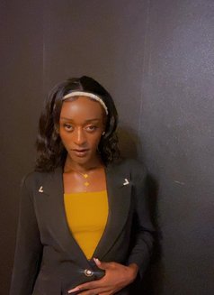 Samantha - Transsexual escort in Nairobi Photo 3 of 4