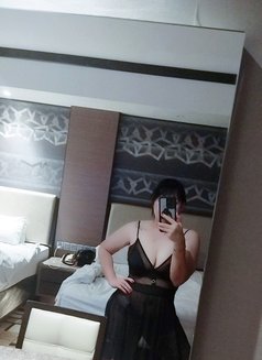 Samantha - puta in Kuala Lumpur Photo 2 of 3