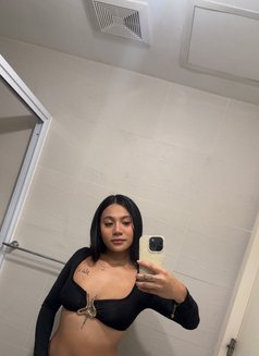 Samantha - puta in Manila Photo 8 of 9