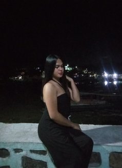 Samantha - puta in Manila Photo 9 of 9
