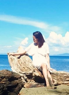 Samantha - Transsexual escort in Manila Photo 2 of 5