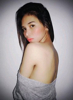 Samantha - Transsexual escort in Manila Photo 5 of 6