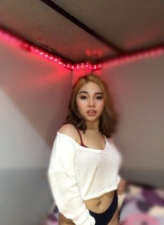 Samantha - Transsexual escort in Manila Photo 4 of 13