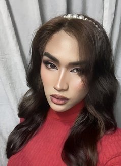 Samantha - Transsexual escort in Manila Photo 3 of 6