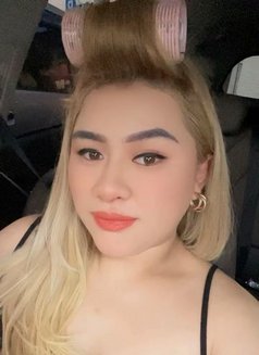 Samantha - escort in Bali Photo 10 of 13