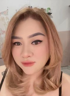Samantha - escort in Bali Photo 5 of 7