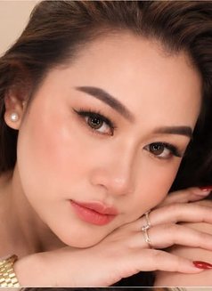 Samantha - escort in Bali Photo 6 of 7