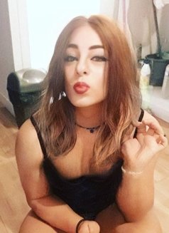 Samantha - Transsexual escort in Paris Photo 13 of 17