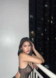 Samantha - escort in Manila Photo 3 of 7