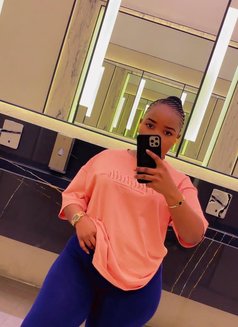 Samantha jk - masseuse in Dubai Photo 3 of 7