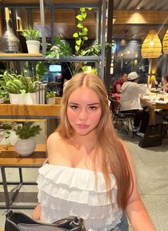 Samantha Lim (student walk and camshow) - escort in Manila Photo 5 of 13