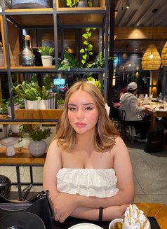 Samantha Lim (student walk and camshow) - escort in Manila Photo 6 of 13