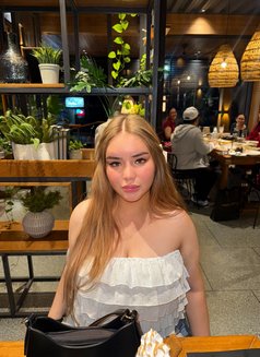 Samantha Lim (student walk and camshow) - escort in Manila Photo 8 of 13