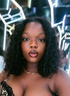 Samantha - puta in Lagos, Nigeria Photo 4 of 4