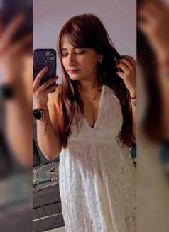 Samantha - escort in Pune Photo 6 of 12