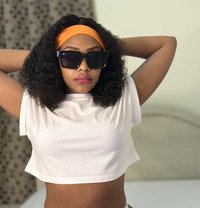 Samantha - adult performer in Dubai Photo 1 of 12