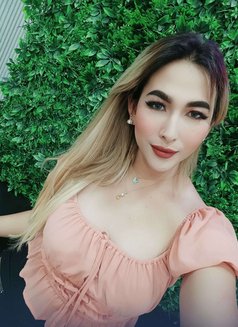 Samantha Smith - Transsexual escort in Dubai Photo 4 of 7