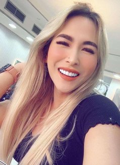 Samantha Smith - Transsexual escort in Dubai Photo 6 of 7