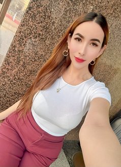 Samantha Smith - Transsexual escort in Dubai Photo 2 of 7