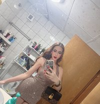 Samantha Smith - Transsexual escort in Dubai