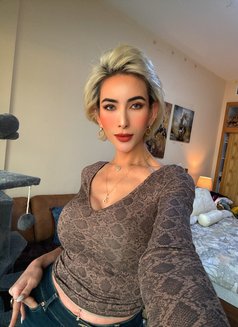 Samantha Smith - Transsexual escort in Dubai Photo 27 of 27