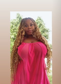 Samantha - escort in Noida Photo 3 of 8