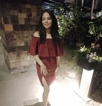 Samantha Vega - puta in Makati City