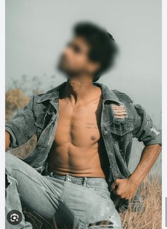 Samar - Acompañantes masculino in New Delhi Photo 1 of 5
