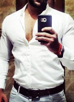Samar - Male escort in New Delhi Photo 2 of 3