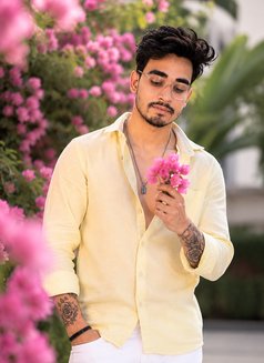 Samar - Acompañantes masculino in New Delhi Photo 1 of 4