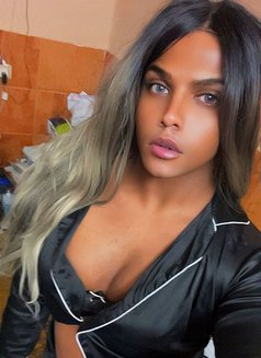 Samara - Transsexual escort in Cairo Photo 2 of 7