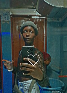 Samara‍🩹 - Male escort in Nairobi Photo 5 of 9