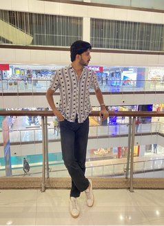 Sameer 6.5 Feet Tall guy - Male escort in Jaipur Photo 1 of 1