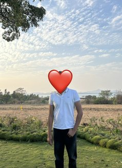 Sameer - Acompañantes masculino in Gurgaon Photo 3 of 4