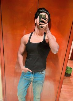 Sameer - Male escort in Mumbai Photo 1 of 6