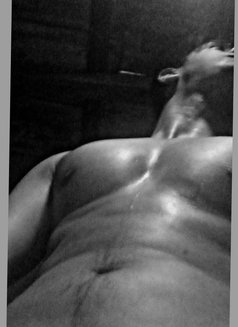 Sameer - Male escort in Mumbai Photo 4 of 6